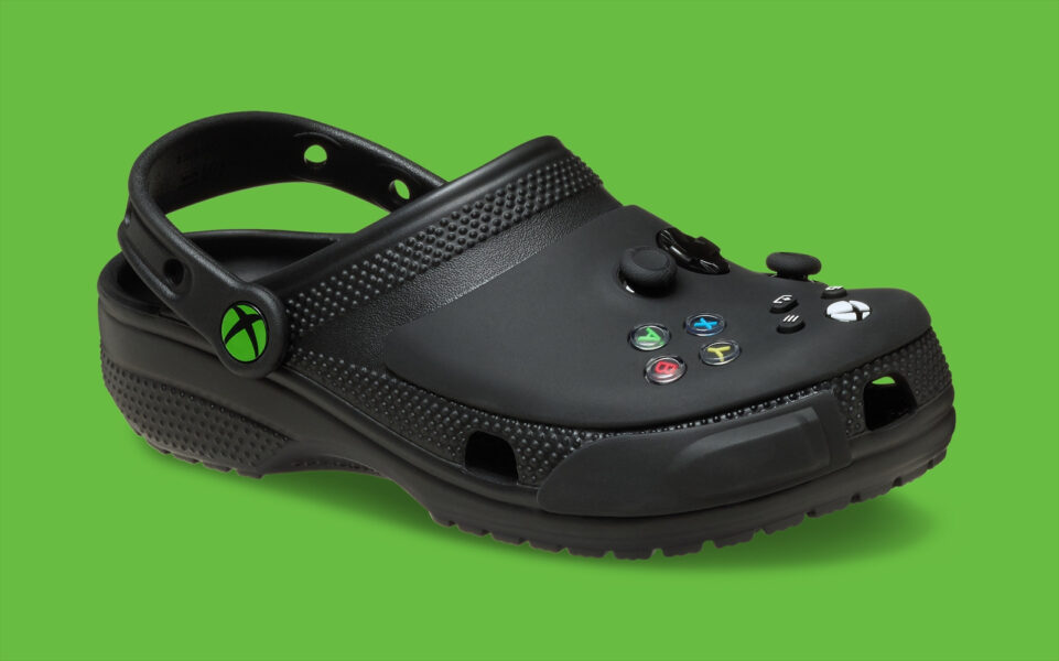 Xbox lança Crocs oficial em comemoração ao 20 anos do Xbox&nbsp;360