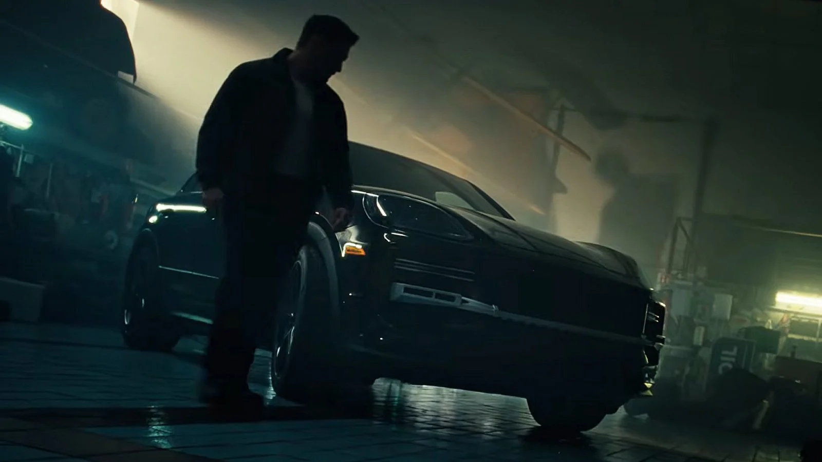 Resident Evil Requiem e Porsche lançam trailer em live-action