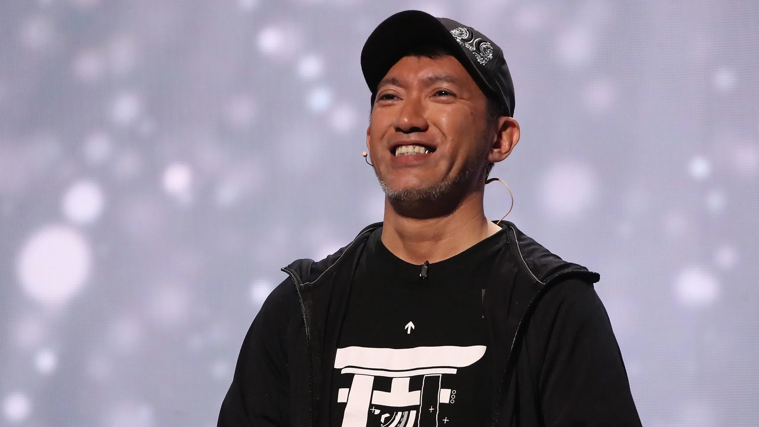 Shinji Mikami afirma que jogos não são bons o suficiente se os fãs apenas  o assistem