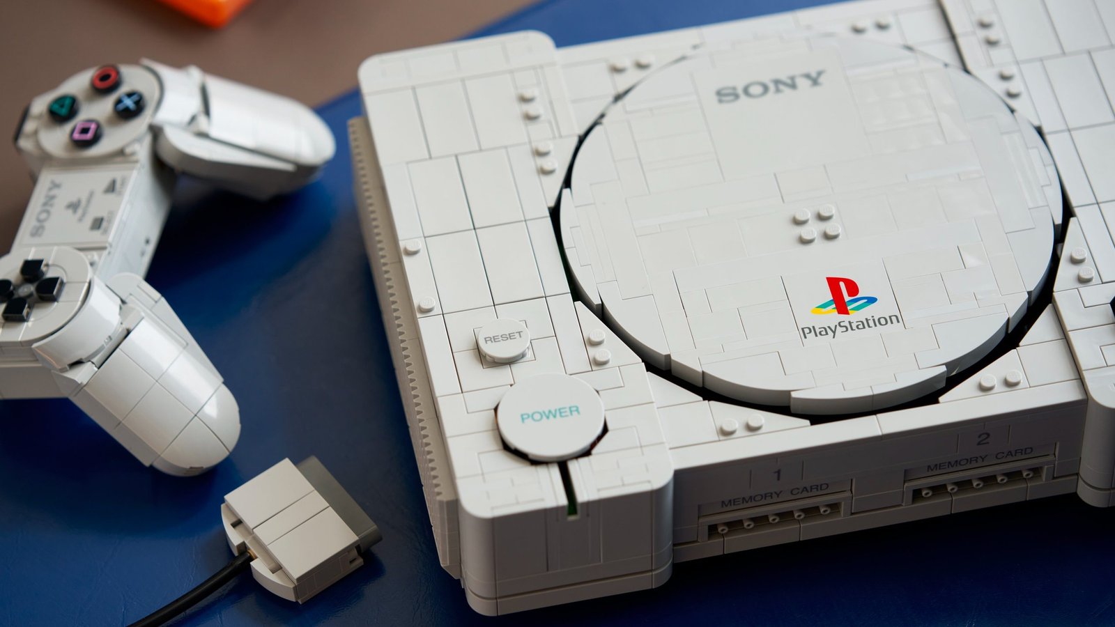 LEGO PlayStation é anunciado com lançamento em 4 de outubro por US$ 179,99